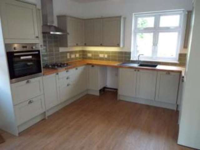  Image of 3 bedroom Bungalow for sale in Bedford Road Lower Stondon Henlow SG16 at Henlow Bedfordshire Lower Stondon, SG16 6DR