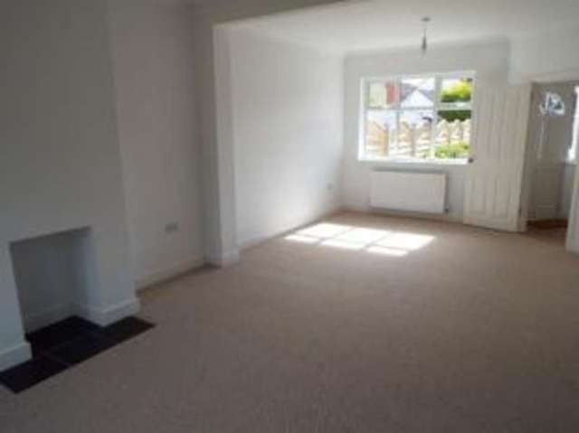  Image of 3 bedroom Bungalow for sale in Bedford Road Lower Stondon Henlow SG16 at Henlow Bedfordshire Lower Stondon, SG16 6DR