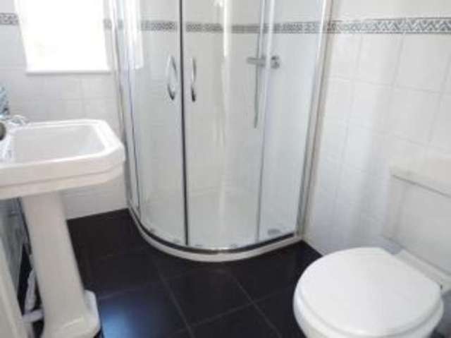  Image of 3 bedroom Bungalow for sale in Bedford Road Lower Stondon Henlow SG16 at Henlow Bedfordshire Lower Stondon, SG16 6DR