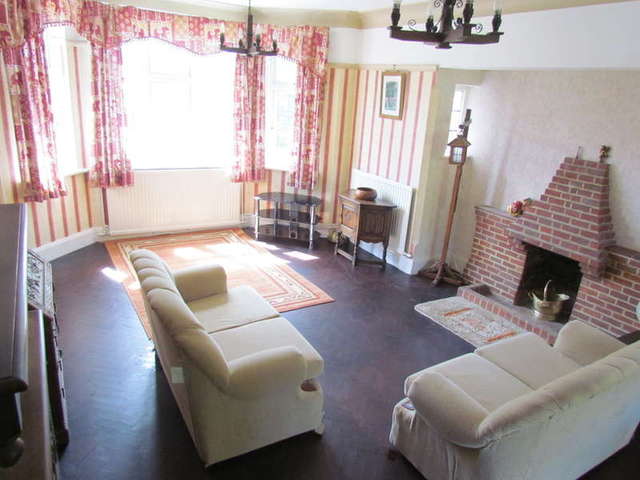  Image of 4 bedroom Detached house for sale in Beech Avenue Worcester WR3 at Worcester WR3 8PZ Worcestershire, WR3 8PZ