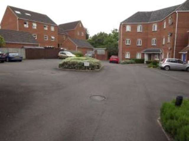  Image of 2 bedroom Flat for sale in Wedderburn Avenue Beggarwood Basingstoke RG22 at Beggarwood Basingstoke Kempshott, RG22 4QG