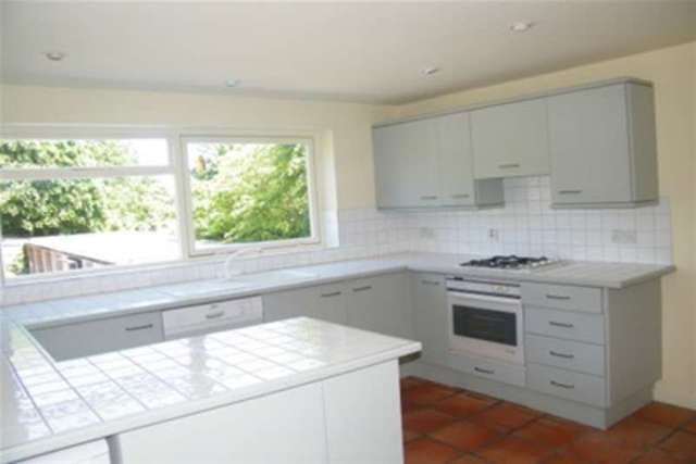  Image of 2 bedroom Maisonette to rent in Blackborough Road Reigate RH2 at Reigate, RH2 7DA