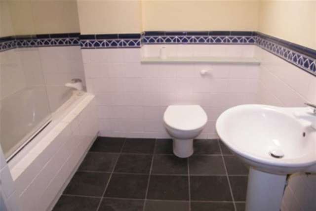  Image of 2 bedroom Maisonette to rent in Blackborough Road Reigate RH2 at Reigate, RH2 7DA