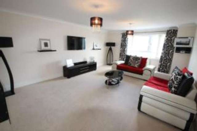 Image of 2 bedroom Flat for sale in Bogton Avenue Glasgow G44 at Muirend Glasgow Giffnock, G44 3JU