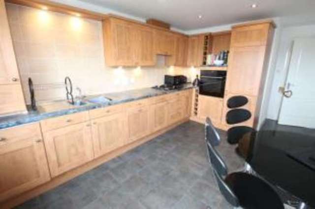  Image of 2 bedroom Flat for sale in Bogton Avenue Glasgow G44 at Muirend Glasgow Giffnock, G44 3JU