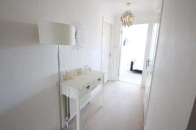  Image of 2 bedroom Flat for sale in Bogton Avenue Glasgow G44 at Muirend Glasgow Giffnock, G44 3JU