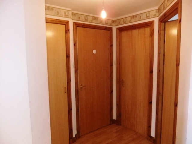  Image of 2 bedroom Flat to rent in Bothwell Court Dunfermline KY11 at Dunfermline Fife Fife, KY11 3AD
