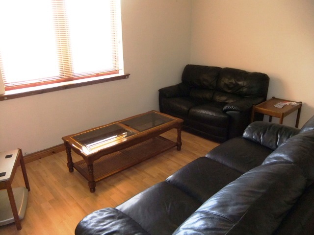  Image of 2 bedroom Flat to rent in Bothwell Court Dunfermline KY11 at Dunfermline Fife Fife, KY11 3AD