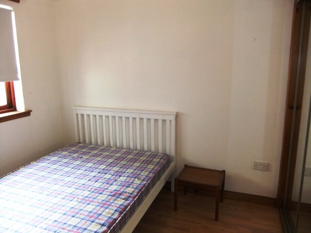  Image of 2 bedroom Flat to rent in Bothwell Court Dunfermline KY11 at Dunfermline Fife Fife, KY11 3AD