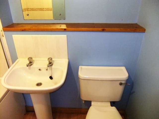  Image of 2 bedroom Flat to rent in Bothwell Court Dunfermline KY11 at Dunfermline Fife Fife, KY11 3AD