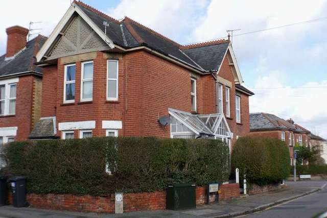  Image of 2 bedroom Flat to rent in Alma Road Winton Bournemouth BH9 at Charminster  Bournemouth, BH9 1AA