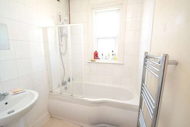  Image of 2 bedroom Flat to rent in Alma Road Winton Bournemouth BH9 at Charminster  Bournemouth, BH9 1AA
