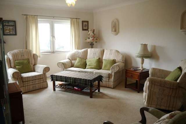  Image of 2 bedroom Flat to rent in Christchurch Road Bournemouth BH1 at 80 Christchurch Road  Bournemouth, BH1 4DA