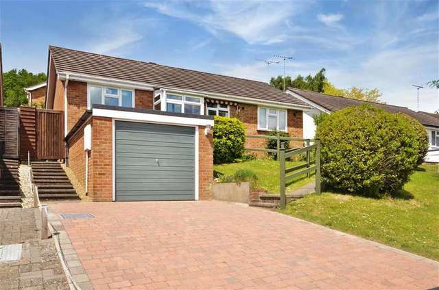  Image of 2 bedroom Bungalow for sale in Braes Mead South Nutfield Redhill RH1 at South Nutfield Surrey South Nutfield, RH1 4JR