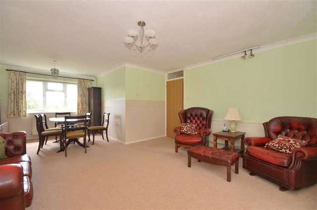  Image of 2 bedroom Bungalow for sale in Braes Mead South Nutfield Redhill RH1 at South Nutfield Surrey South Nutfield, RH1 4JR
