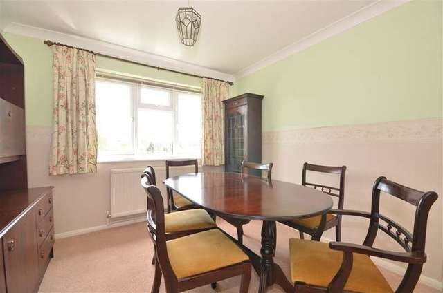  Image of 2 bedroom Bungalow for sale in Braes Mead South Nutfield Redhill RH1 at South Nutfield Surrey South Nutfield, RH1 4JR