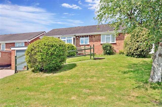  Image of 2 bedroom Bungalow for sale in Braes Mead South Nutfield Redhill RH1 at South Nutfield Surrey South Nutfield, RH1 4JR