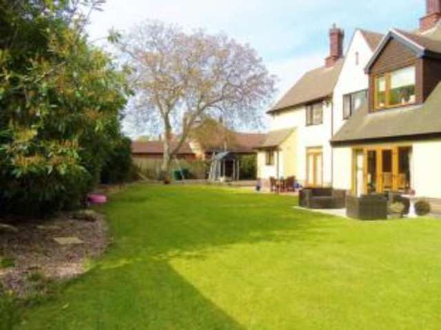  Image of 5 bedroom Detached house for sale in Bramcote Lane Beeston Nottingham NG9 at Beeston Nottingham Bramcote, NG9 4EU