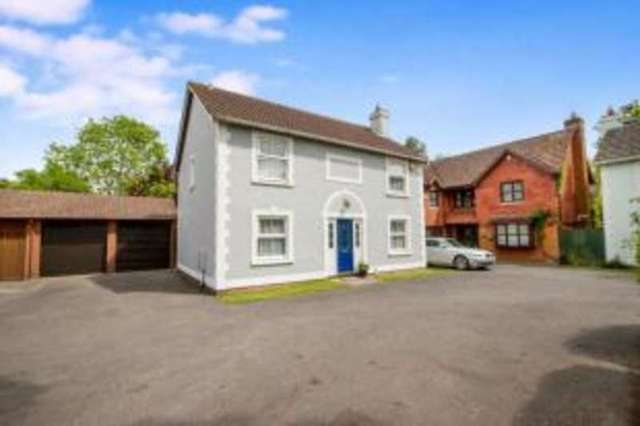  Image of 4 bedroom Detached house for sale in Yew Tree Close Bramley Tadley RG26 at Bramley Tadley Bramley, RG26 5UQ