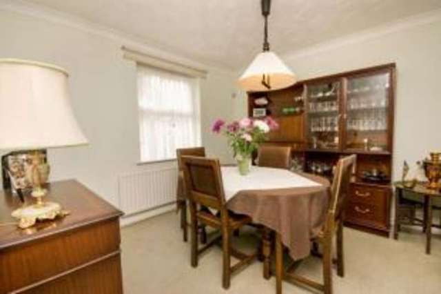  Image of 4 bedroom Detached house for sale in Yew Tree Close Bramley Tadley RG26 at Bramley Tadley Bramley, RG26 5UQ