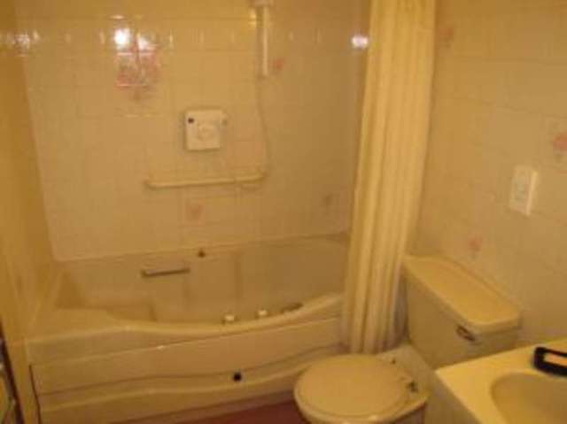 Image of 1 bedroom Retirement Property for sale in Brandreth Court Sheepcote Road Harrow-on-the-Hill Harrow HA1 at Sheepcote Road Harrow Greenhill, HA1 2JU