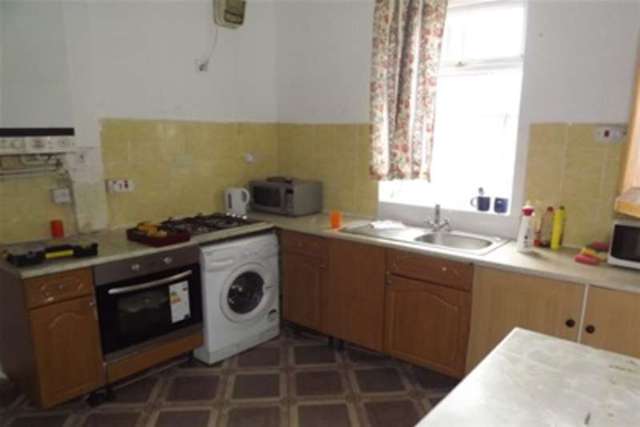  Image of 3 bedroom Detached house to rent in Broadfield Road Manchester M14 at Manchester, M14 7JH