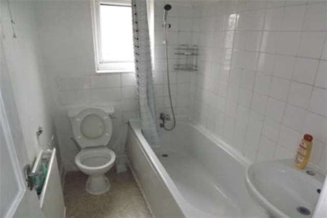  Image of 3 bedroom Detached house to rent in Broadfield Road Manchester M14 at Manchester, M14 7JH
