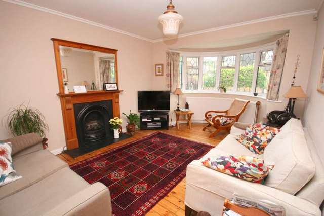 Image of 3 bedroom Detached house for sale in Brook Road Brentwood CM14 at Brook Road  Brentwood, CM14 4PT