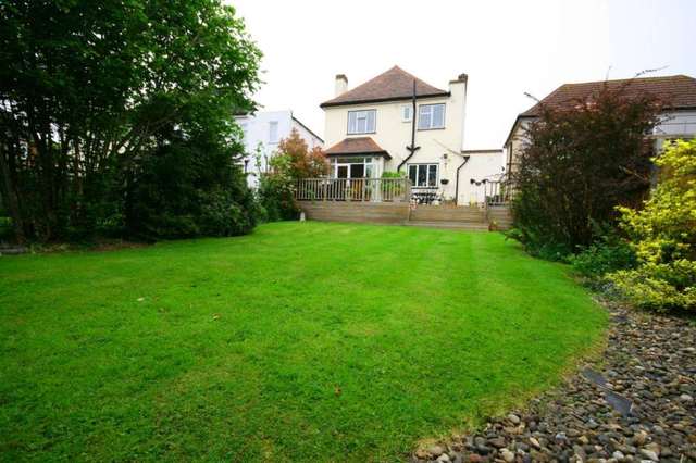  Image of 3 bedroom Detached house for sale in Brook Road Brentwood CM14 at Brook Road  Brentwood, CM14 4PT