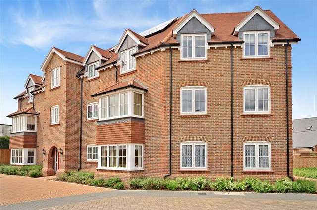  Image of 2 bedroom Apartment for sale in Brookfield Close Horsham RH12 at Horsham West Sussex Horsham, RH12 1QQ