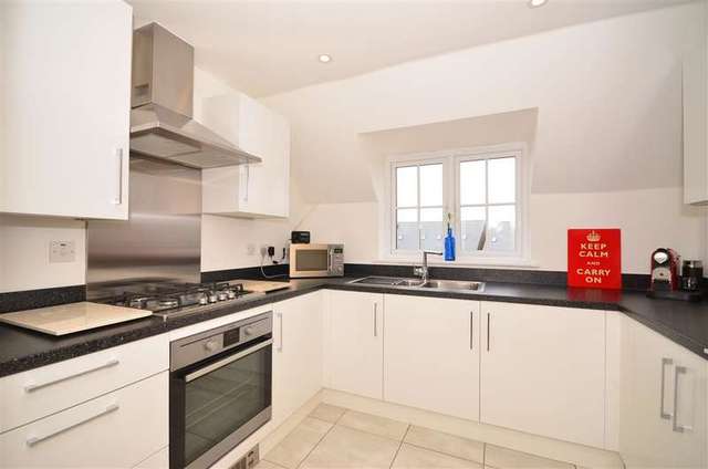  Image of 2 bedroom Apartment for sale in Brookfield Close Horsham RH12 at Horsham West Sussex Horsham, RH12 1QQ