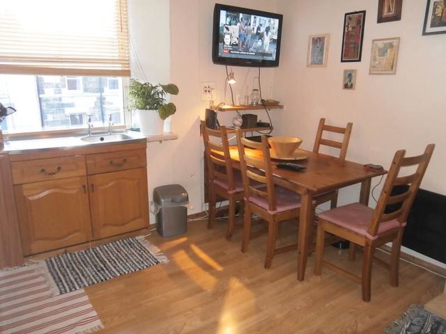  Image of 1 bedroom Flat to rent in Brougham Street Edinburgh EH3 at Tollcross Edinburgh Edinburgh, EH3 9JH