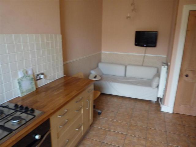  Image of 2 bedroom Flat to rent in Bruntsfield Avenue Edinburgh EH10 at City Centre Edinburgh Edinburgh, EH10 4EP
