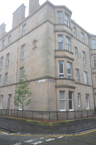  Image of 3 bedroom Flat to rent in Bruntsfield Gardens Edinburgh EH10 at Bruntsfield Edinburgh Edinburgh, EH10 4DZ