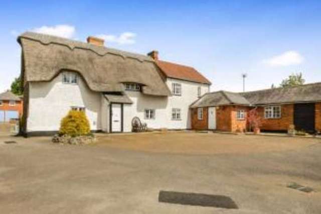  Image of 2 bedroom End of Terrace for sale in Buckingham Road Bletchley Milton Keynes MK3 at Bletchley Milton Keynes Bletchley, MK3 5JD