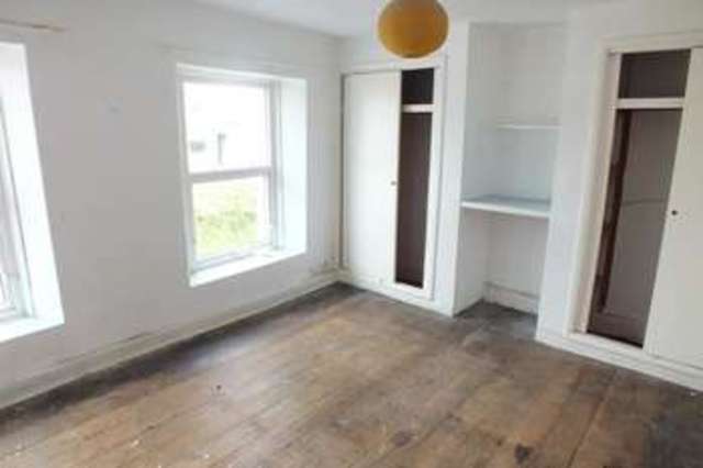  Image of 4 bedroom End of Terrace for sale in Bufferland Terrace Pembroke Dock SA72 at Pembroke Dock Pembrokeshire Pembroke Dock, SA72 6QR