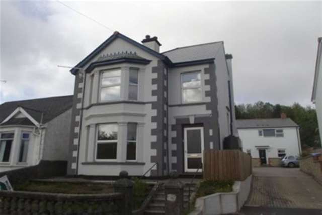  Image of 3 bedroom Detached house to rent in Rosevear Road Bugle St. Austell PL26 at St. Austell, PL26 8PJ