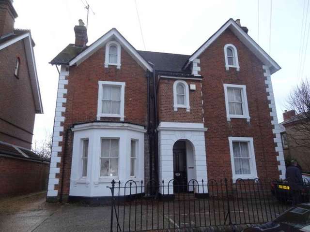  Image of 1 bedroom Detached house to rent in Bulmershe Road Earley Reading RG1 at Reading Berkshire Reading, RG1 5RJ