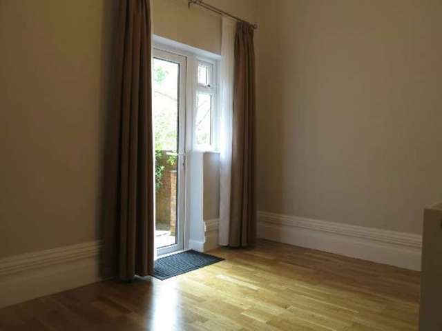  Image of 1 bedroom Flat to rent in Bulmershe Road Earley Reading RG1 at Bulmershe Road  Reading, RG1 5RJ