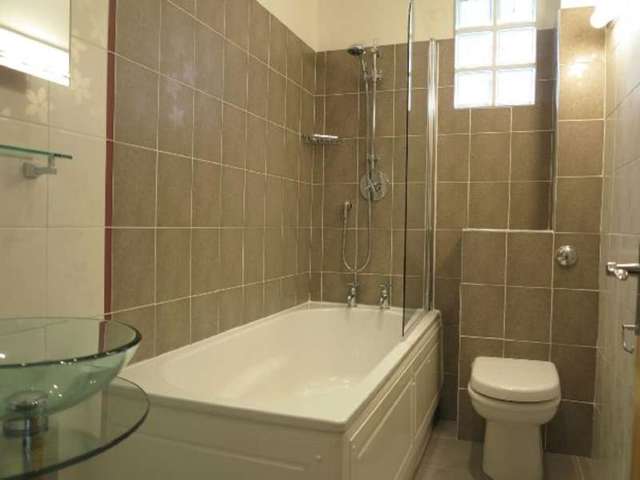  Image of 1 bedroom Flat to rent in Bulmershe Road Earley Reading RG1 at Bulmershe Road  Reading, RG1 5RJ