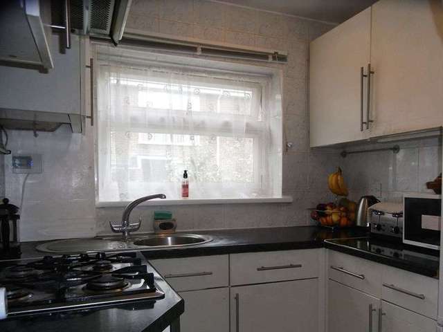  Image of 1 bedroom Detached house for sale in Bulwer Road New Barnet Barnet EN5 at Bulwer Road  New Barnet, EN5 5JB