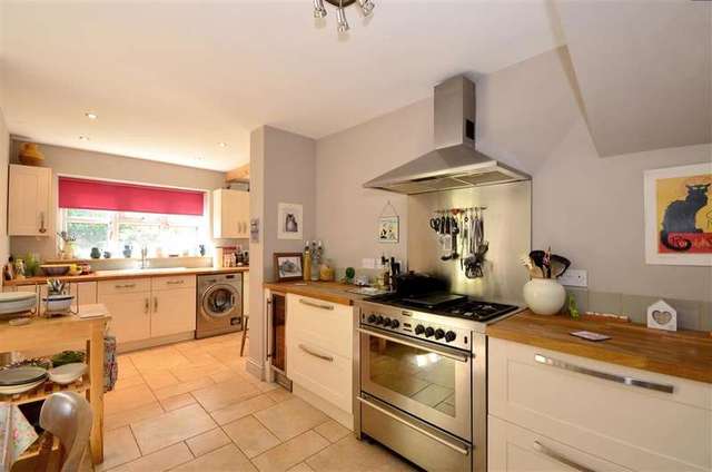  Image of 3 bedroom Detached house for sale in Burdens Headcorn Ashford TN27 at Headcorn Ashford Headcorn, TN27 9SG