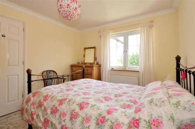  Image of 3 bedroom Detached house for sale in Burdens Headcorn Ashford TN27 at Headcorn Ashford Headcorn, TN27 9SG