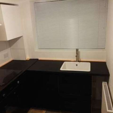  Image of Flat to rent in Cable Street London E1 at Cable Street  London, E1 0AJ