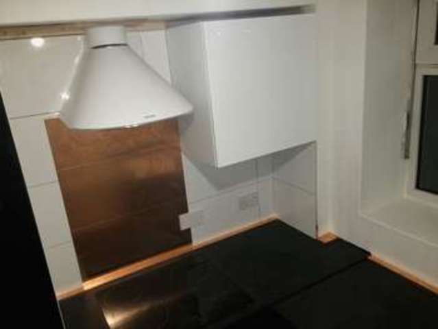  Image of Flat to rent in Cable Street London E1 at Cable Street  London, E1 0AJ