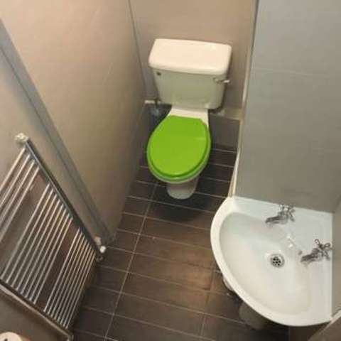  Image of Flat to rent in Cable Street London E1 at Cable Street  London, E1 0AJ