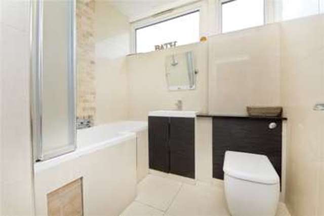  Image of 3 bedroom Terraced house to rent in Twyford Street London N1 at Twyford Street London Barnsbury, N1 0BZ