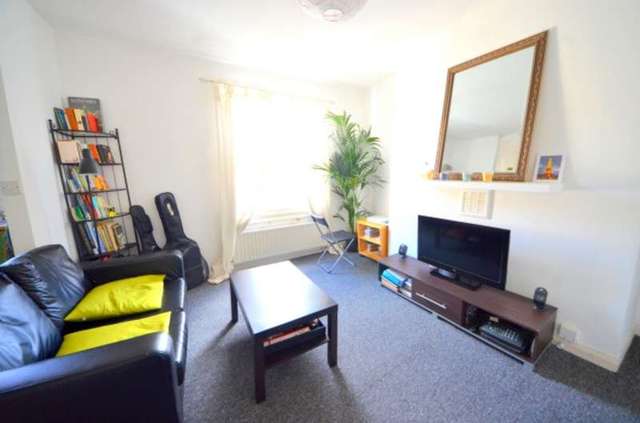  Image of 1 bedroom Apartment to rent in Caledonian Road London N1 at Caledonian Road  Islington, N1 1BB