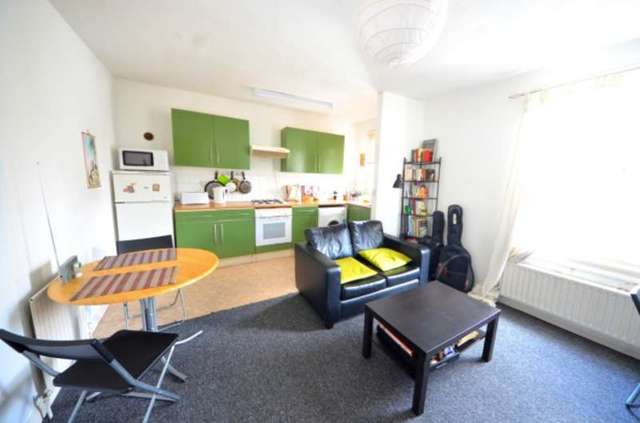  Image of 1 bedroom Apartment to rent in Caledonian Road London N1 at Caledonian Road  Islington, N1 1BB