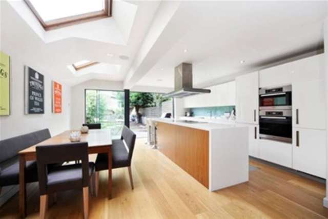 Image of 5 bedroom Property to rent in Cambridge Road London SW11 at Battersea, SW11 4RR